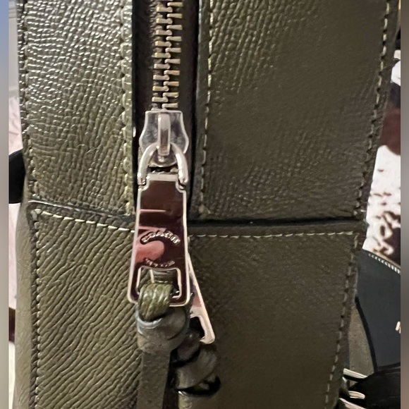 Pre loved olive Coach backpack - Picture 10 of 10